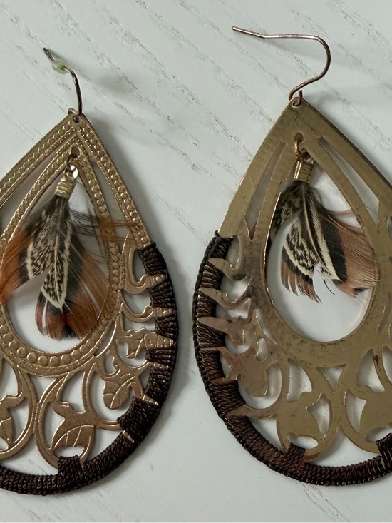 Jewelry - Gold Teardrop Filigree & Feather Dangle Earrings